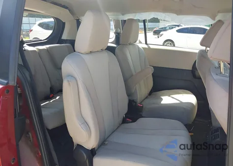 2015 Mazda Mazda5 Sport z USA, uszkodzony, nr VIN JM1CW2BL8F0187060